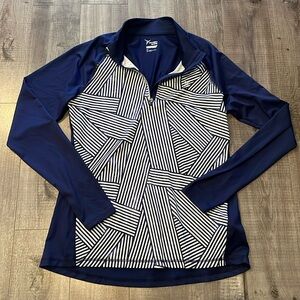 Go try activewear pull over